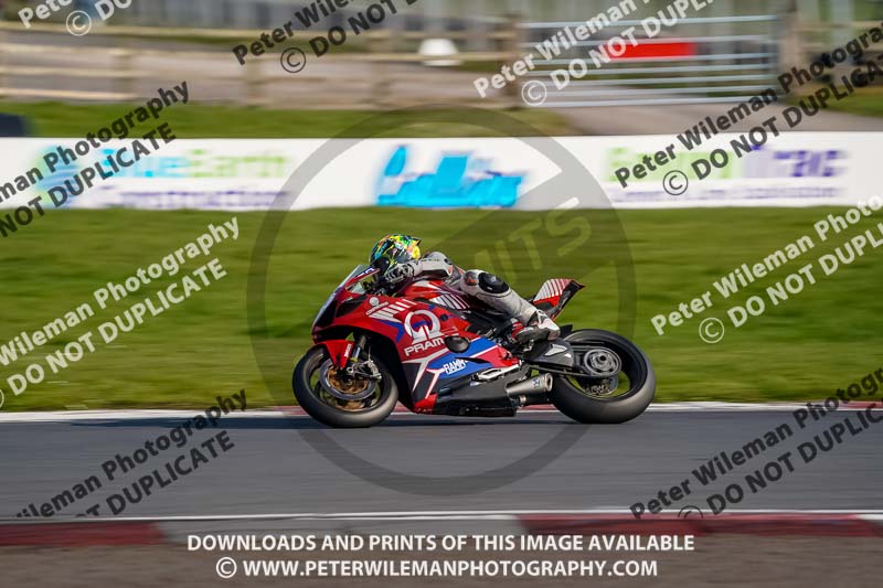 donington no limits trackday;donington park photographs;donington trackday photographs;no limits trackdays;peter wileman photography;trackday digital images;trackday photos